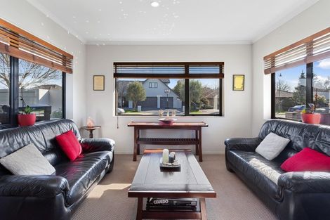 Photo of property in 16 Taunton Place, Rangiora, 7400