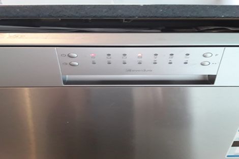 Photo of property in 4/174 Birkdale Road, Birkdale, Auckland, 0626