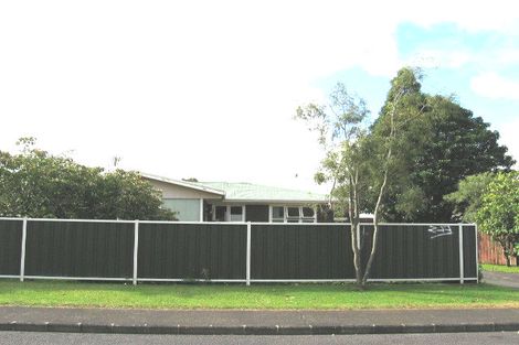 Photo of property in 5 Montmere Avenue, Te Atatu Peninsula, Auckland, 0610