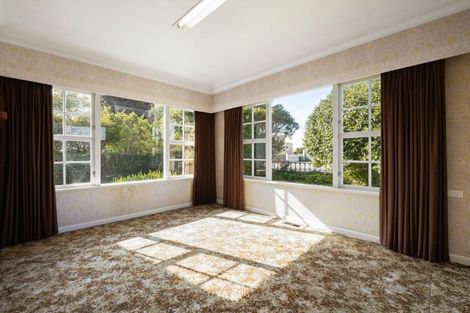 Photo of property in 52 Forest Lake Road, Forest Lake, Hamilton, 3200