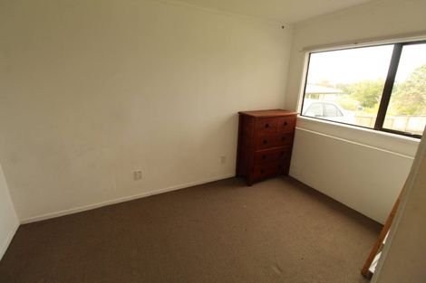 Photo of property in 10 Kayle Glen, West Harbour, Auckland, 0618