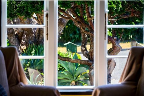 Photo of property in 135 Seaview Road, Paraparaumu Beach, Paraparaumu, 5032