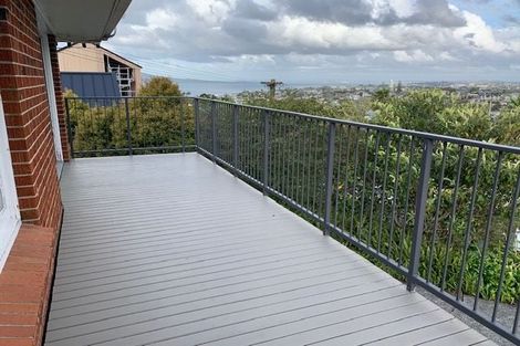 Photo of property in 1/4 Dewsbury Terrace, Castor Bay, Auckland, 0620