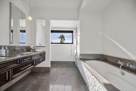 Photo of property in 5 Bridgewater Road, Parnell, Auckland, 1052