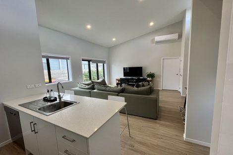 Photo of property in 21d Margaret Road, Raumati Beach, Paraparaumu, 5032