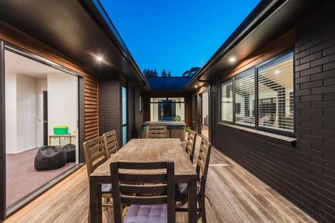 Photo of property in 2 Vickers Way, Acacia Bay, Taupo, 3385
