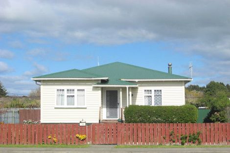 Photo of property in 30 Bridge Street, Edgecumbe, 3120