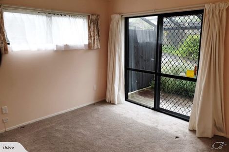 Photo of property in 3 Cassandra Grove, Totara Vale, Auckland, 0629