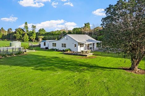 Photo of property in 242b Omaha Flats Road, Tawharanui Peninsula, 0986