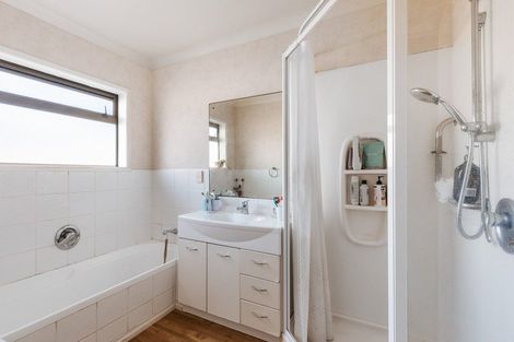 Photo of property in 14 Ohuirehe Road, Coastlands, Whakatane, 3120