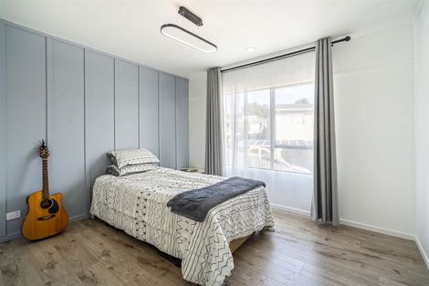 Photo of property in 2/20 Celeste Place, Totara Vale, Auckland, 0627