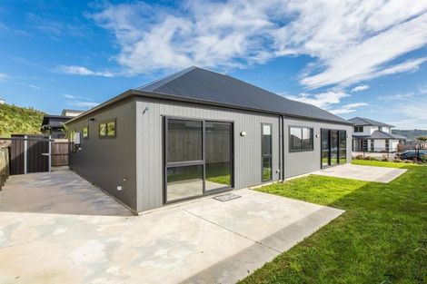 Photo of property in 14 Kaiaho Close, Aotea, Porirua, 5024