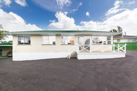 Photo of property in 29 Felgrove Street, Glendene, Auckland, 0602