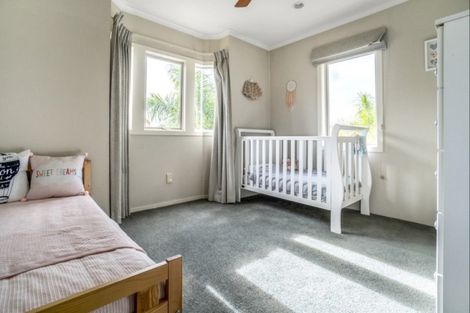 Photo of property in 2/137 Lakeside Drive, Orewa, 0931