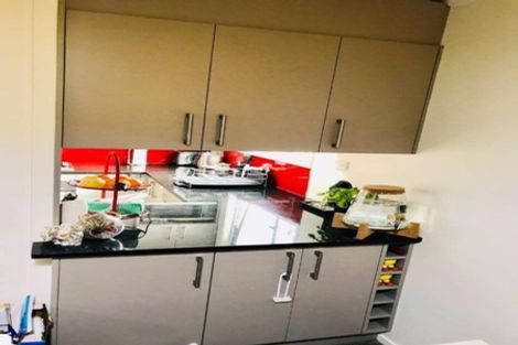 Photo of property in 1/92 Lake Road, Northcote, Auckland, 0627