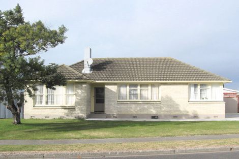 Photo of property in 2 Moore Avenue, Maraenui, Napier, 4110