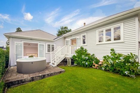 Photo of property in 4 Alice Street, Riverhead, 0820