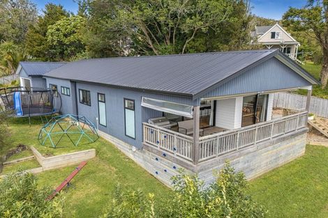 Photo of property in 4 St Julia Court, Helensville, 0800