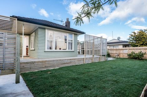 Photo of property in 43 Collins Road, Melville, Hamilton, 3206