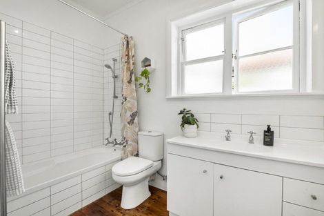 Photo of property in 16 Achilles Crescent, Narrow Neck, Auckland, 0624