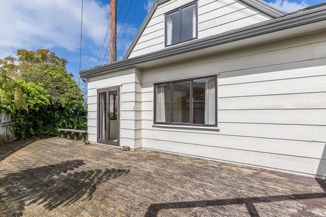 Photo of property in 2/24 Thalia Place, Totara Vale, Auckland, 0629