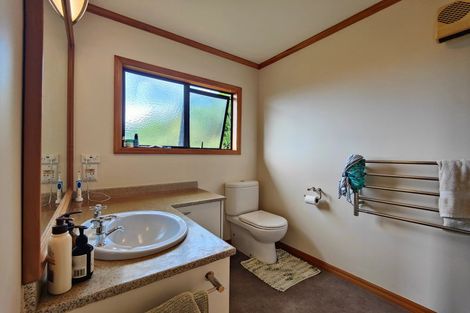 Photo of property in 32 Wrights Hill Road, Karori, Wellington, 6012