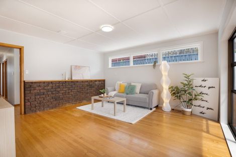 Photo of property in 31 Beazley Avenue, Paparangi, Wellington, 6037