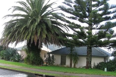 Photo of property in 10 Callender Place, Shelly Park, Auckland, 2014