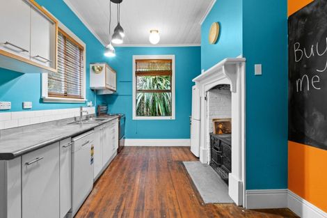 Photo of property in 19 Milton Road, Bluff Hill, Napier, 4110