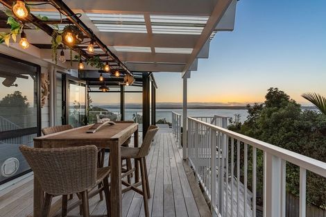 Photo of property in 5 Poaka Place, Beach Haven, Auckland, 0626