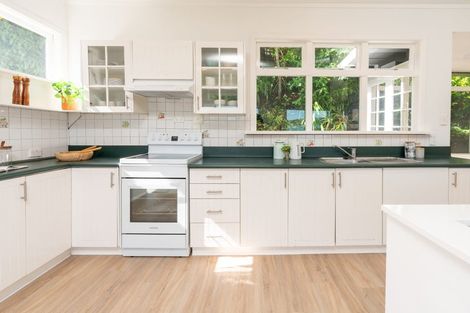 Photo of property in 84 Cluny Road, Plimmerton, Porirua, 5026