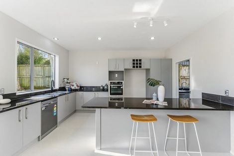 Photo of property in 7 Andy Crescent, Flat Bush, Auckland, 2016