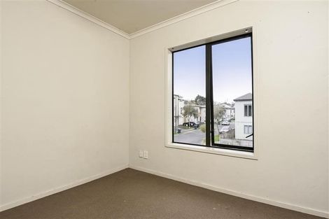 Photo of property in 56 Verdale Circle, Glen Eden, Auckland, 0602