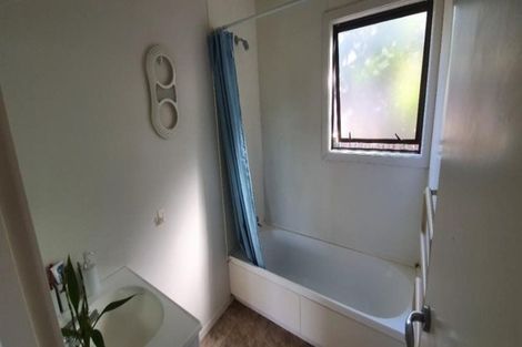 Photo of property in 2/9 Jay Court, Botany Downs, Auckland, 2010