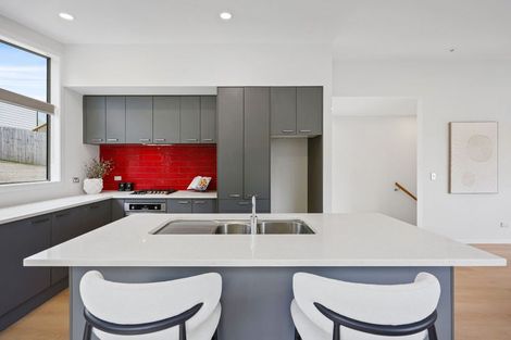 Photo of property in 40a Verran Road, Birkdale, Auckland, 0626