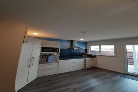 Photo of property in 2/7a Curletts Road, Sockburn, Christchurch, 8042