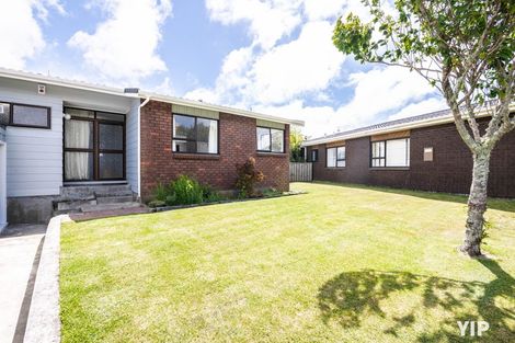 Photo of property in 16 Dominica Crescent, Grenada Village, Wellington, 6037