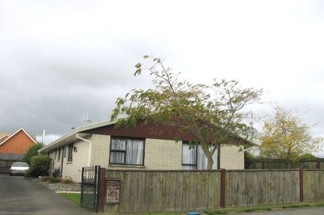 Photo of property in 2 Caroline Crescent, Highbury, Palmerston North, 4412