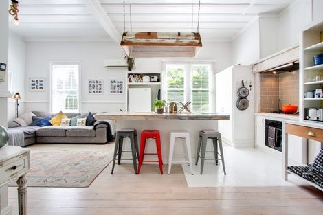 Photo of property in 1 Latham Street, Napier South, Napier, 4110