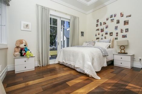 Photo of property in 21 Norwood Road, Bayswater, Auckland, 0622