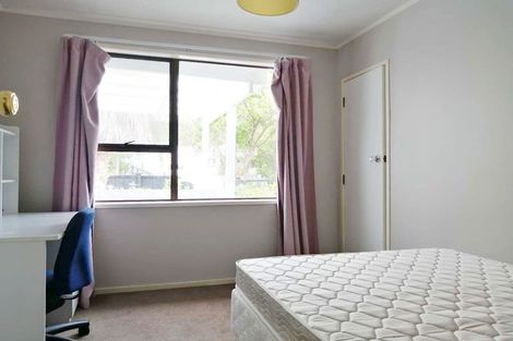 Photo of property in 4 Garner Place, Glenfield, Auckland, 0629