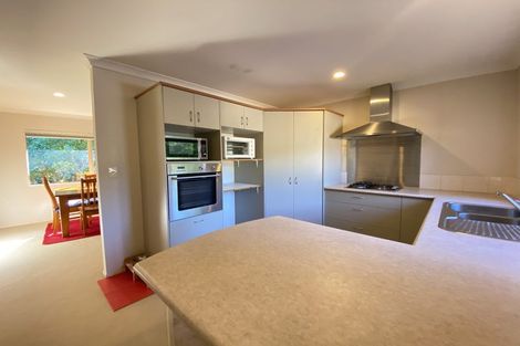 Photo of property in 6e Clearwater Cove, West Harbour, Auckland, 0618