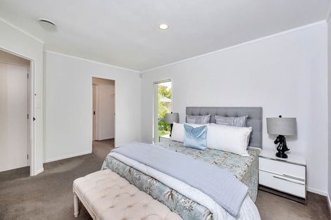 Photo of property in 38 Harbour Lights Close, West Harbour, Auckland, 0618