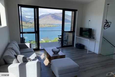 Photo of property in 4 Luckie Lane, Queenstown Hill, Queenstown, 9300