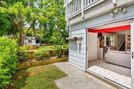 Photo of property in 46 Renata Crescent, Te Atatu Peninsula, Auckland, 0610