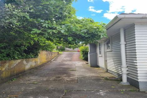 Photo of property in 3 Donovan Avenue, Massey, Auckland, 0614