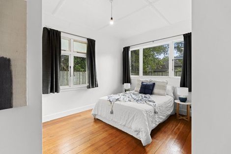Photo of property in 11 Woodleigh Street, Frankleigh Park, New Plymouth, 4310