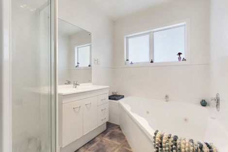 Photo of property in 104 Te Atatu Road, Te Atatu South, Auckland, 0610