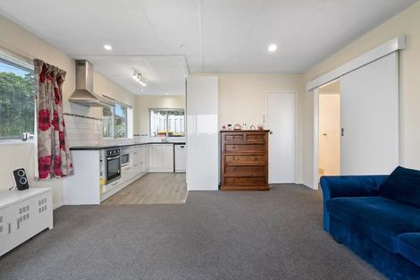 Photo of property in 1/98 Birkdale Road, Birkdale, Auckland, 0626