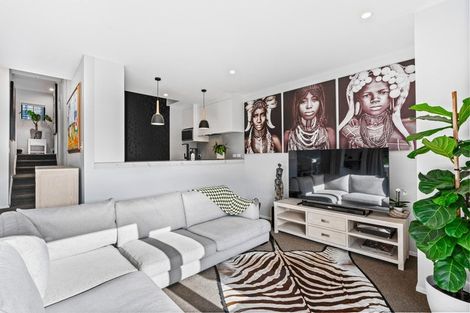 Photo of property in 11/19 Langana Avenue, Browns Bay, Auckland, 0630